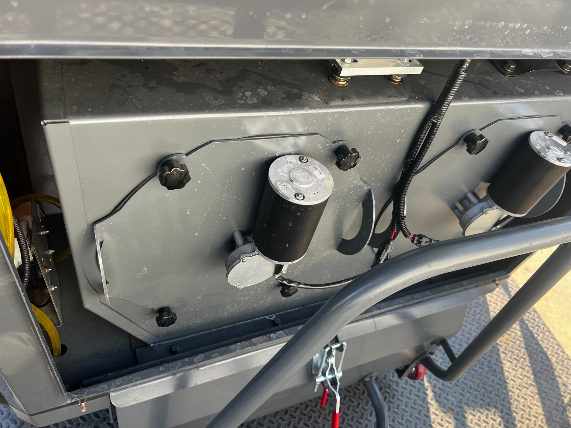 The TurfBoni™ dual large filtration system installed inside the machine